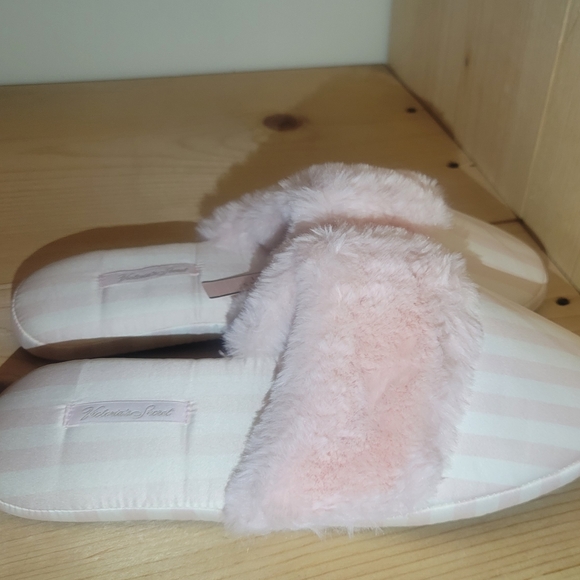 Slipers - Picture 2 of 5